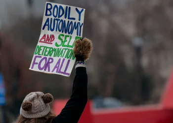 Ley electoral que impulsa Trump amenaza el voto de mujeres y transgéneros