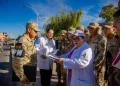 Brigadas de médicos y conscriptos en la campaña contra los criaderos de mosquitos. FOTO: GAMC