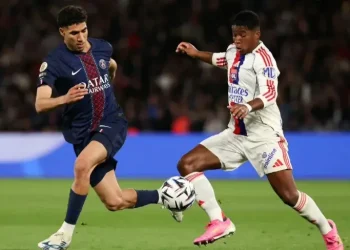 El PSG paga el esfuerzo de Champions perdiendo en casa ante Lyon