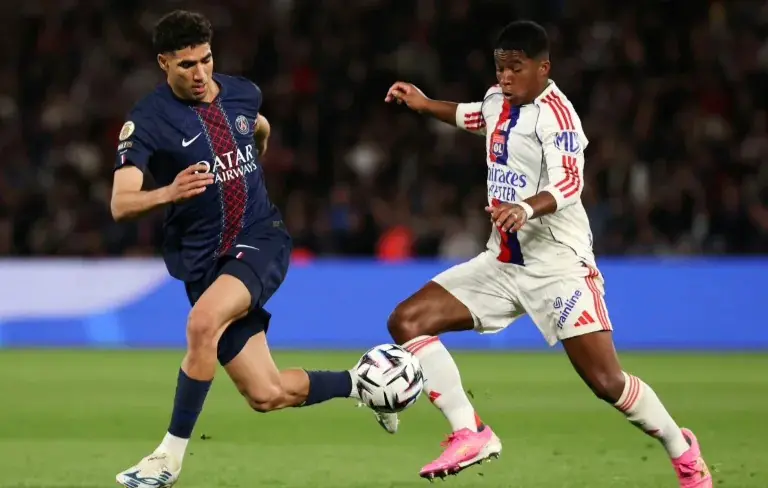 El PSG paga el esfuerzo de Champions perdiendo en casa ante Lyon