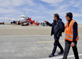 El Gobierno descarta la privatización de la aerolínea estatal