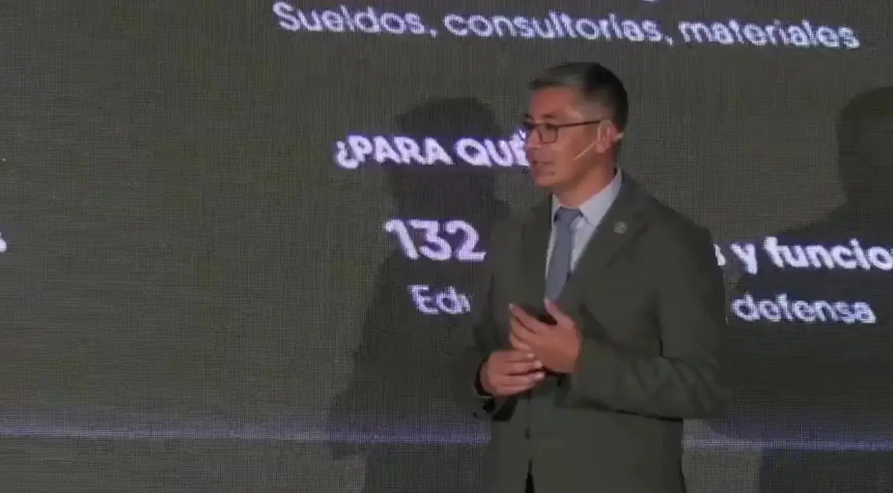 Espinoza presenta el PGE reformulado y lo remite a la Asamblea