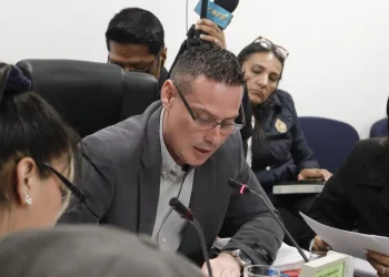 Libre sugiere la destitución del ministro de Oviedo: ‘No ha sido claro con el pueblo’