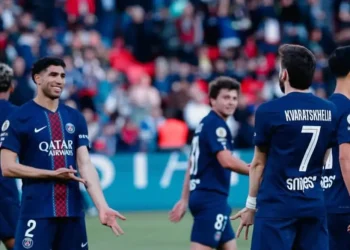 PSG se pasea ante el Nantes y se escapa como líder