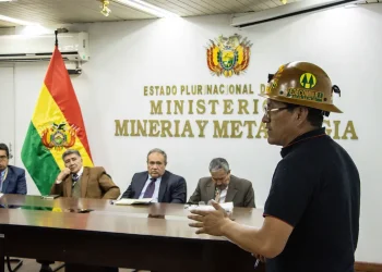 Minería y Fedecomin acuerdan agenda para fortalecer al sector cooperativo