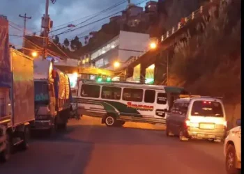 Asosur denuncia falta de diésel en La Paz y exige provisión inmediata