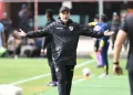 Bolívar confirmó la salida del DT Flavio Robatto