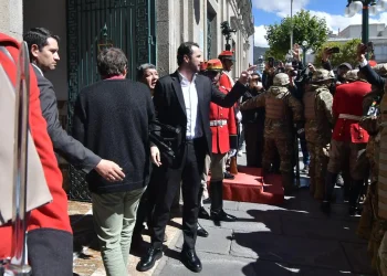 Gobernadores electos llegan a reunión con el Gobierno con demanda urgente de recursos