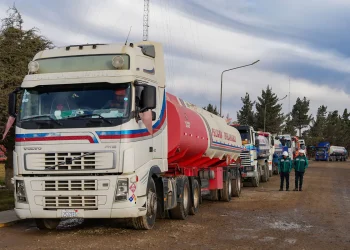 YPFB refuerza abastecimiento de diésel en La Paz con despacho de 2 millones de litros