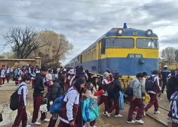 Con el ‘Tren Excursión’ 700 estudiantes de Oruro vivieron una jornada de aprendizaje y encuentro