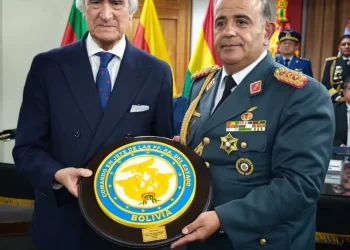 Bolivia recibe distinción internacional en seguridad y defensa