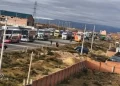 Falta de diésel paraliza ruta La Paz–Oruro y obliga a viajeros a caminar