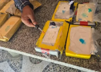 Caen siete policías por hallazgo de cocaína en la FELCN de Cochabamba
