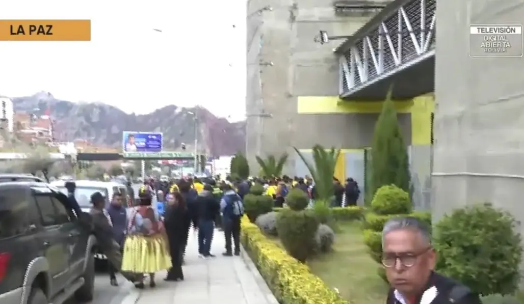 El TSE entrega 1.200 credenciales a autoridades electas de La Paz en Chuquiago Marka
