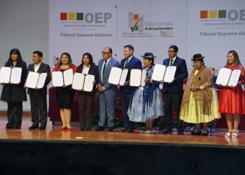 TSE entrega credenciales a autoridades electas y cierra ciclo electoral