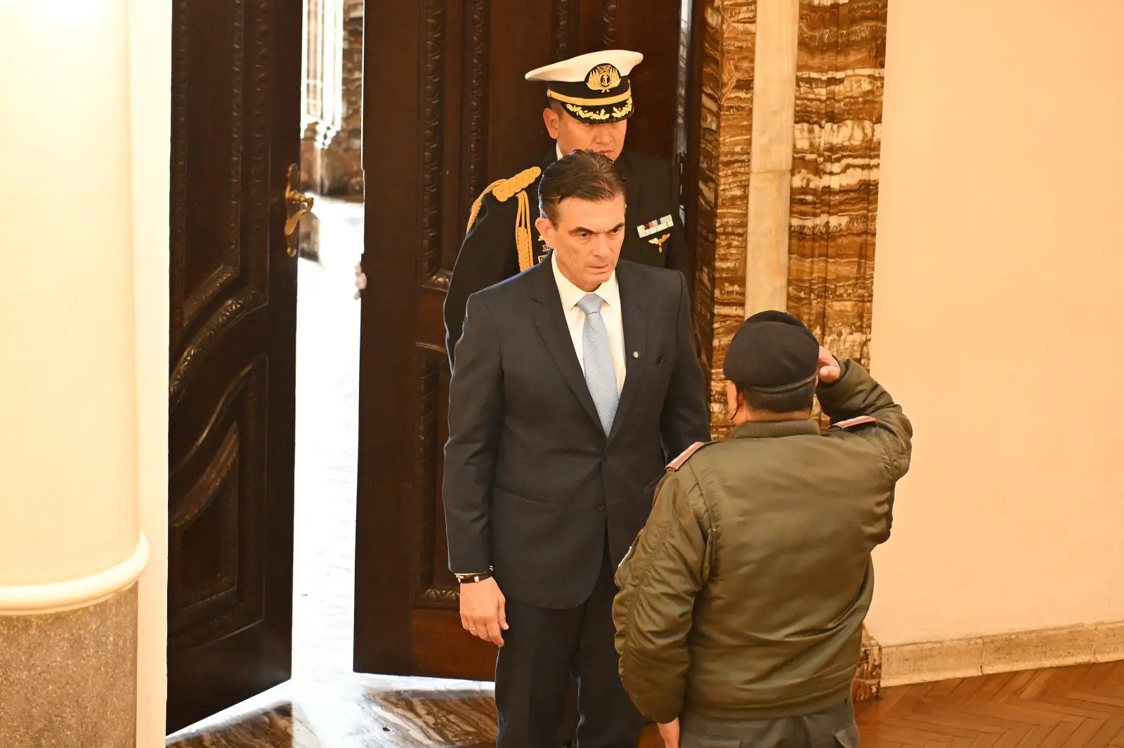 Paz se reúne con el Alto Mando Militar para coordinar acciones de seguridad nacional