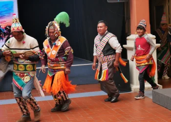 Macha revive su patrimonio con la ‘Fiesta de la Cruz y el tinku’