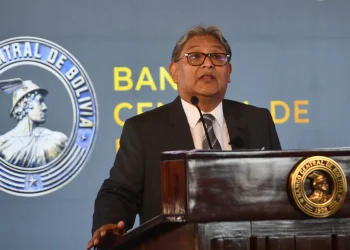 Aprehenden a Edwin Rojas, expresidente del BCB, y a tres exgerentes de la entidad