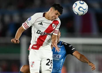 Blooming pagará $us 15.000 por una yuca lanzada al árbitro asistente