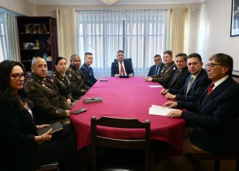 Salinas califica de ‘positivo’ encuentro con comandante del Ejército Sur de EEUU
