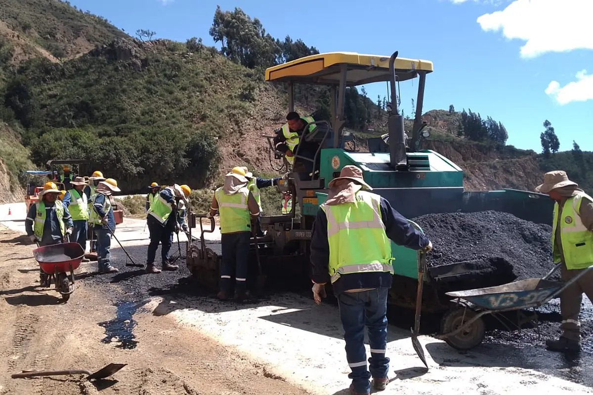 El Estado reconoce deterioro de vías y destina Bs 870 MM para mantenimiento