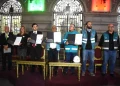 El alcalde Iván Arias junto a representantes de la empresa que se adjudicó el proyecto. FOTO: GAMLP