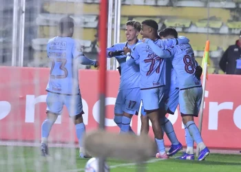 Bolívar gana 2-0 a Fluminense y revive en la Libertadores