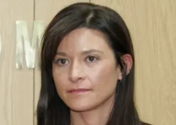 Exministra Ballivián es investigada por una planta de cemento
