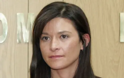 Exministra Ballivián es investigada por una planta de cemento