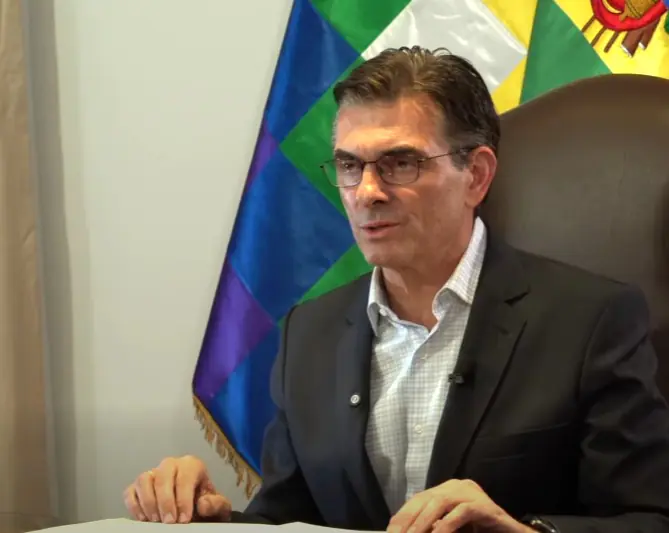 Paz convoca a un ‘encuentro nacional’ para salvar el país