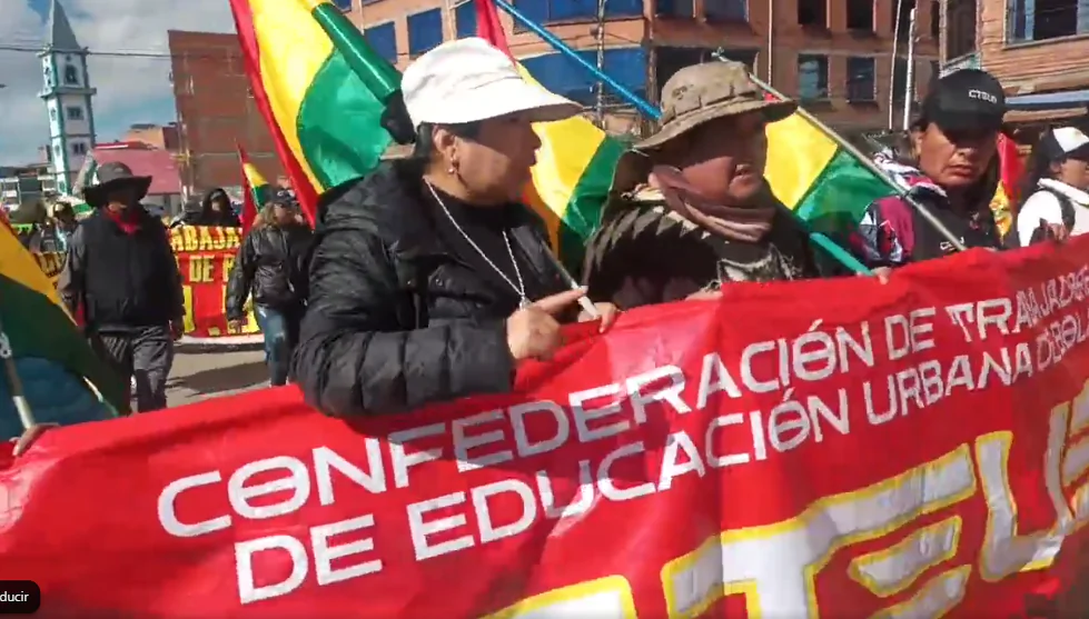 Organizaciones sociales comienzan a llegar al cabildo de la COB en El Alto