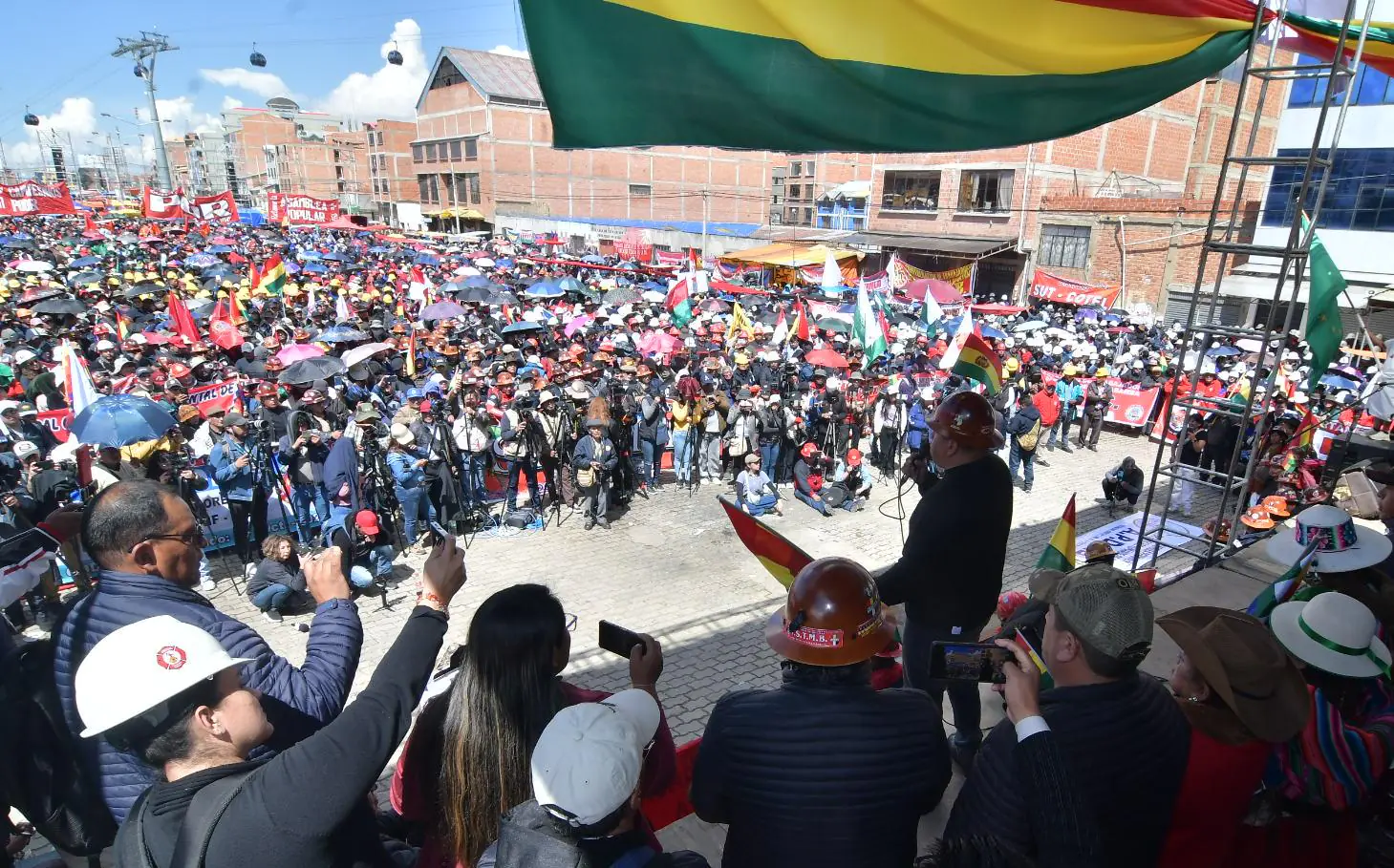 Cabildo de la COB declara paro indefinido desde el sábado