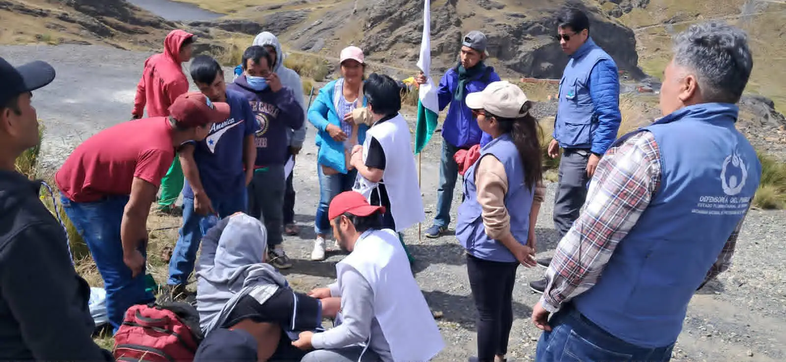 Marcha campesina llega a Urujara y reporta casos de mal de altura; evacúan a madre y bebé