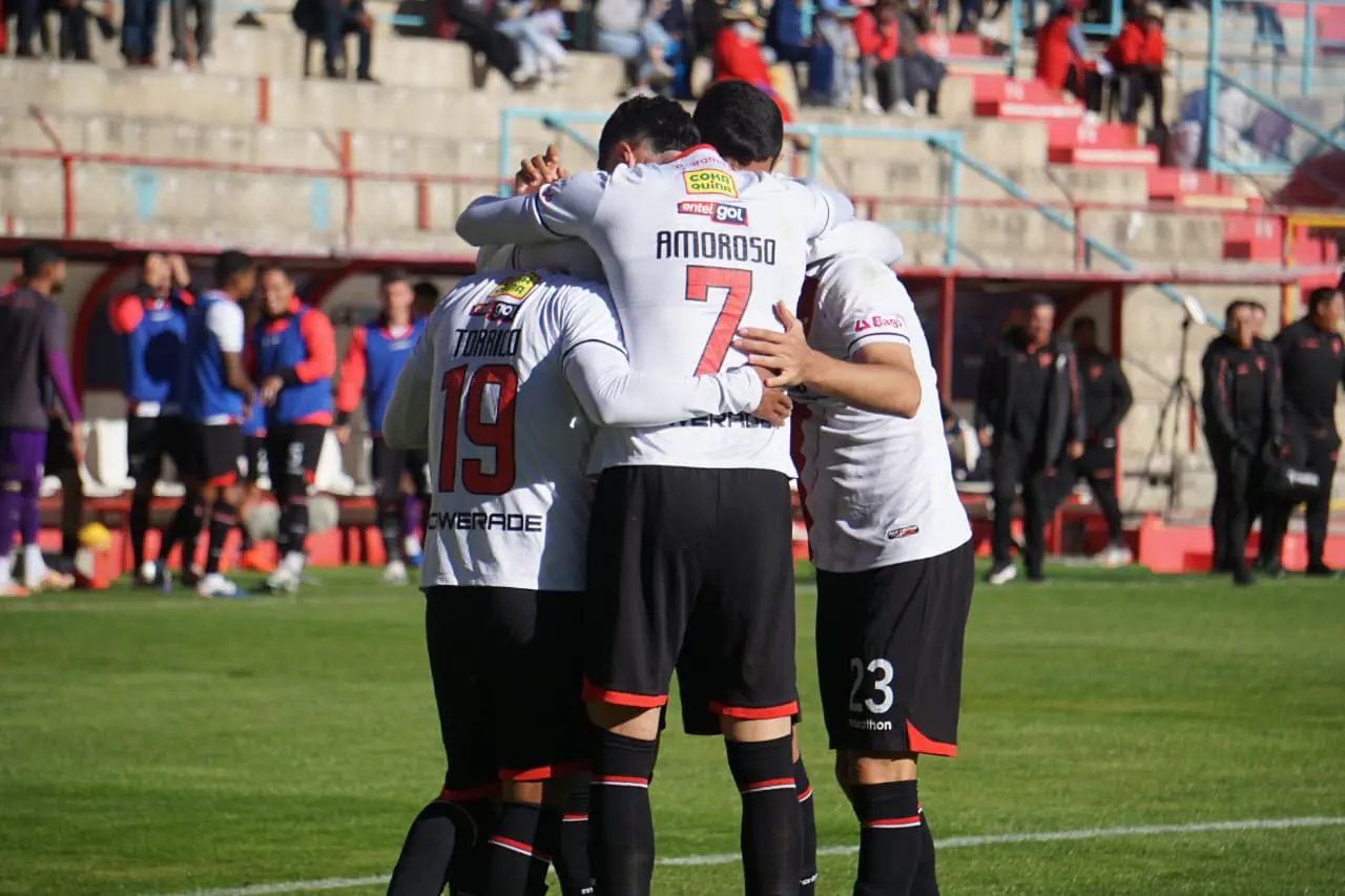 Always Ready derrota 3-1 a Nacional y es líder invicto