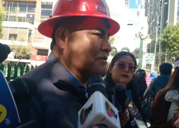 Fabriles acatarán el paro indefinido y advierten con paralizar el aparato productivo