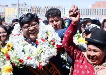 El alcalde de El Alto, Eliser Roca, en su ingreso al Jach'a Uta. FOTO: RRSS