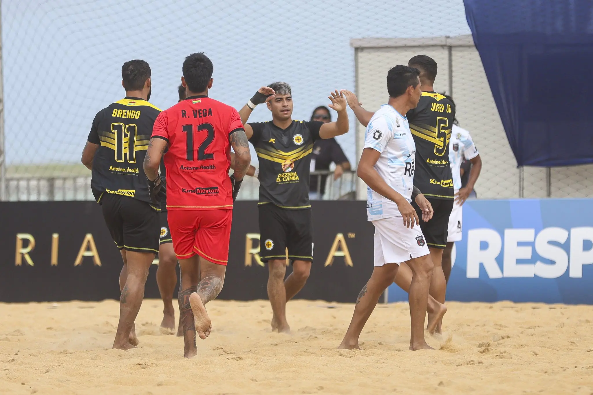 Salud Santa Cruz golea a Playas FC y clasificó a cuartos