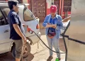 La primera cisterna móvil de YPFB llega al Beni y comercializa 24.000 litros de gasolina