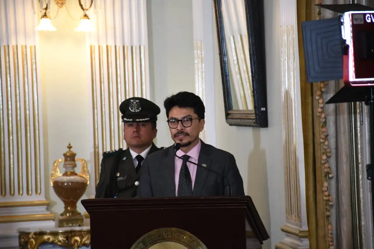 Bolivia y Chile activan acuerdo que reconoce licencias de conducir entre ambos países