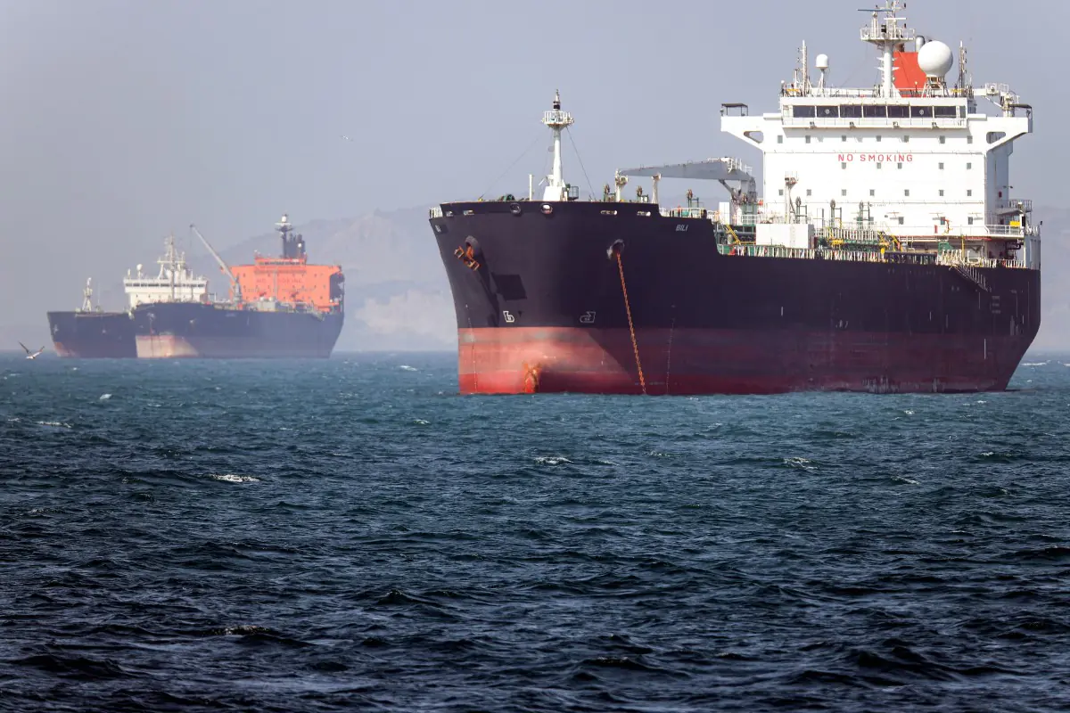 Varios buques permanecen anclados en ormuz/AFP