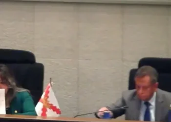 Oviedo asiste a interpelación pese a pedido de reprogramación y genera tensión en el Legislativo