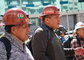 COB advierte con escalada nacional de movilizaciones por el transporte