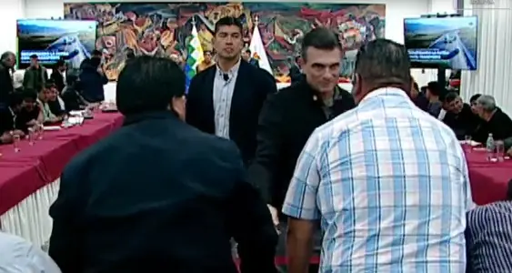 El presidente Paz se suma a la reunión clave con los choferes