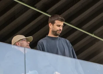 Piqué es suspendido seis partidos por «violencia leve» contra un árbitro