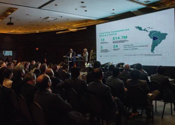 Bolivia promueve inversiones mineras de Canadá y fortalece vínculos financieros