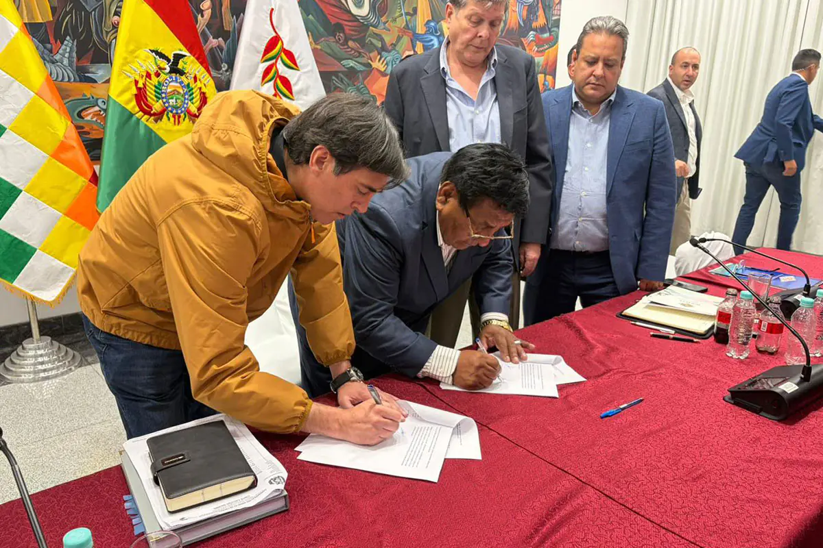 Choferes anuncian acuerdo con el Gobierno y suspenden medidas de presión