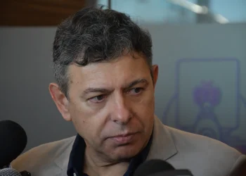 Ávila confirma presencia en Encuentro Nacional y plantea agenda de reformas estructurales