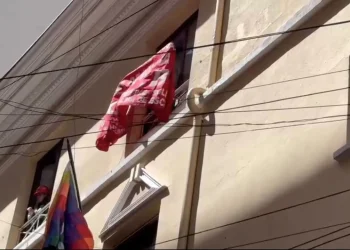 Un grupo de fabriles en la toma simbólica del Ministerio de Trabajo. FOTO: Captura