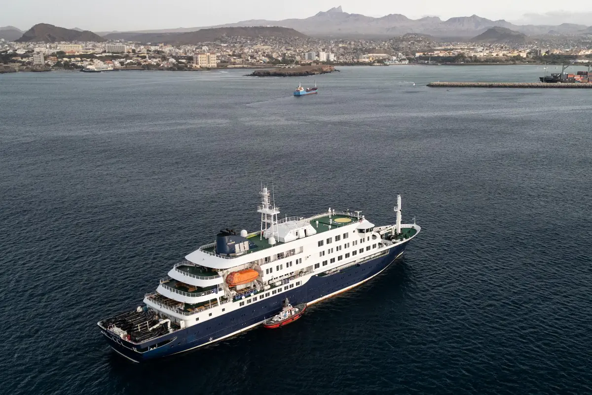 El crucero con el brote de hantavirus zarpó de Cabo Verde rumbo a Canarias/AFP