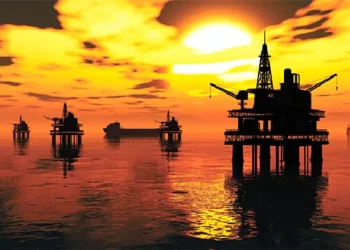 Caen los stocks comerciales de petróleo y reserva estratégica en EEUU